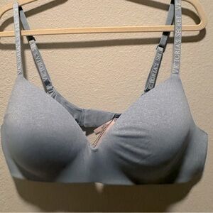Victorias Secret T-shirt bra. Lightly used.